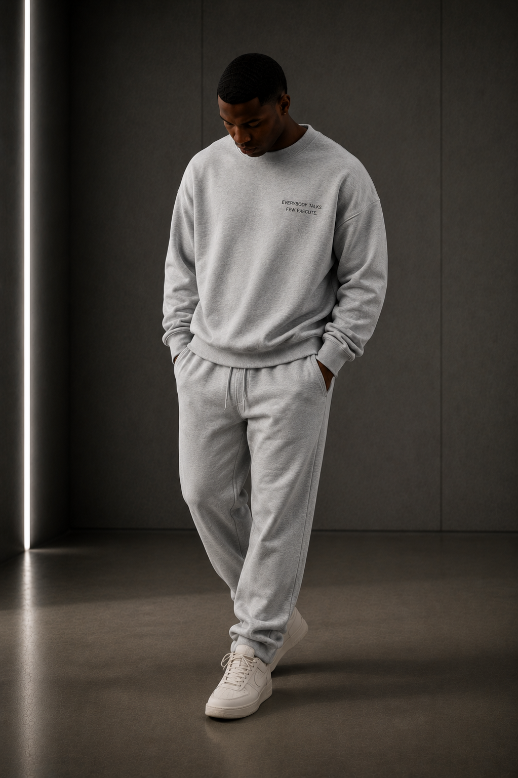 Everybody Talks. Few Execute. Heavyweight Sweatshirt - Sweatshirt - WearNovry