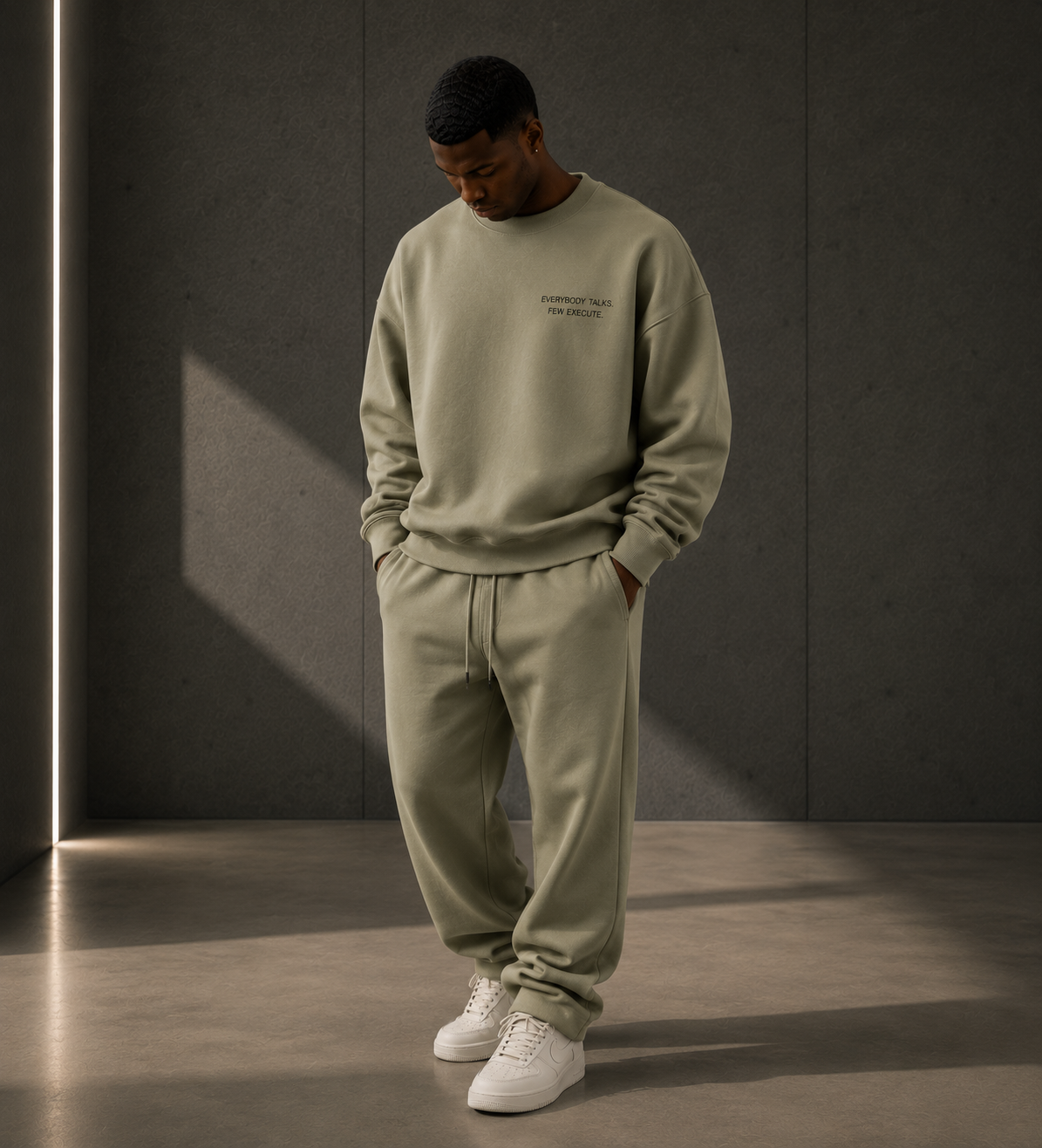 Everybody Talks. Few Execute. Heavyweight Sweatshirt - Sweatshirt - WearNovry