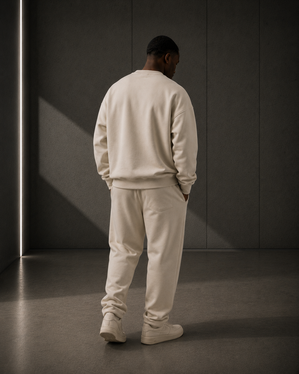 Everybody Talks. Few Execute. Heavyweight Sweatshirt - Sweatshirt - WearNovry
